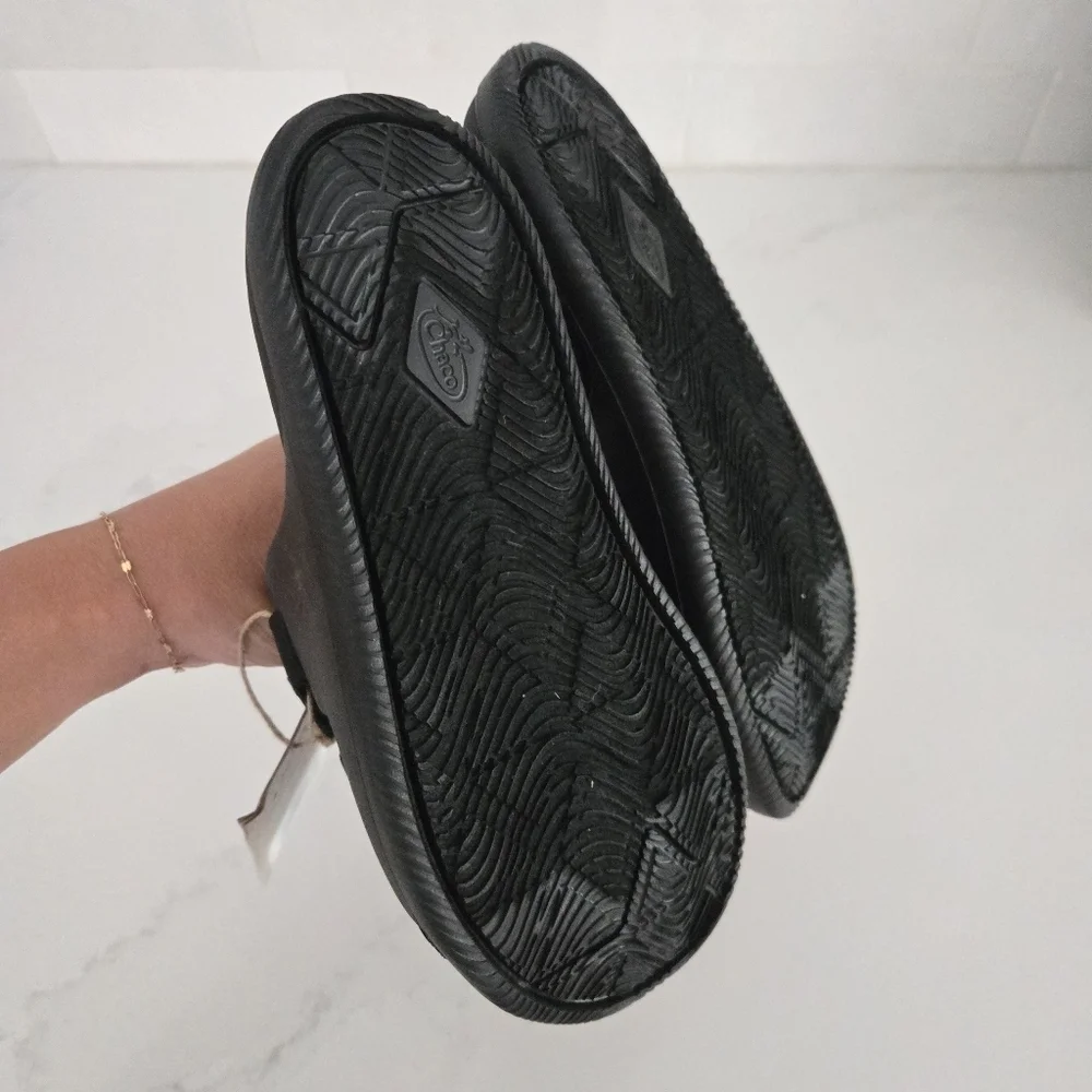NEW Chaco Chillos Black Kids Slip-On Slide Sandals Size 2 Youth Waterproof
